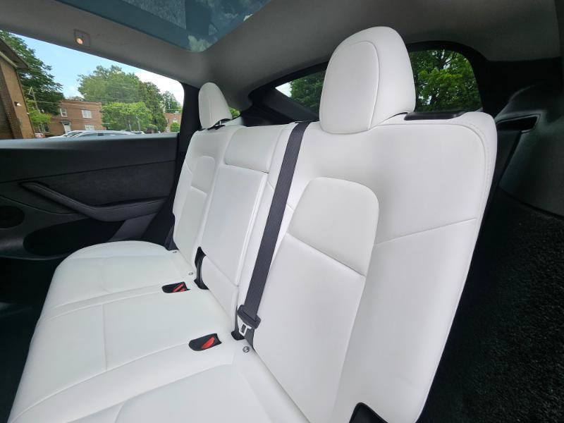 Used 2024 Tesla Model Y Long Range RWD image 60