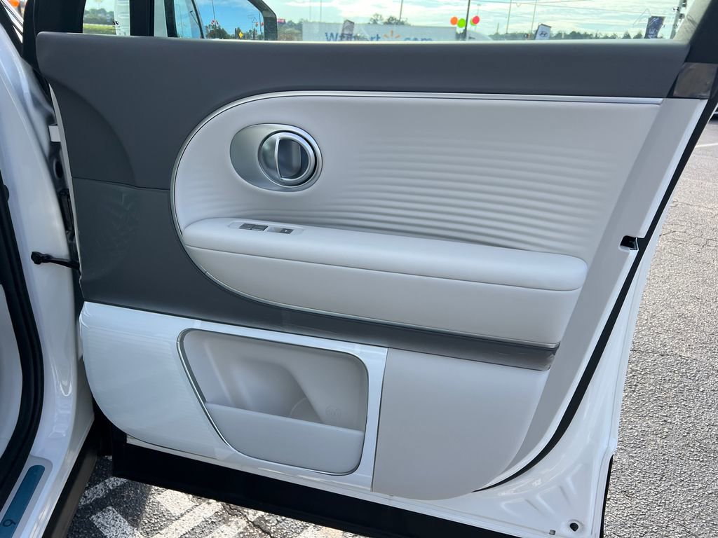 New 2026 Hyundai Ioniq 9 Limited image 14