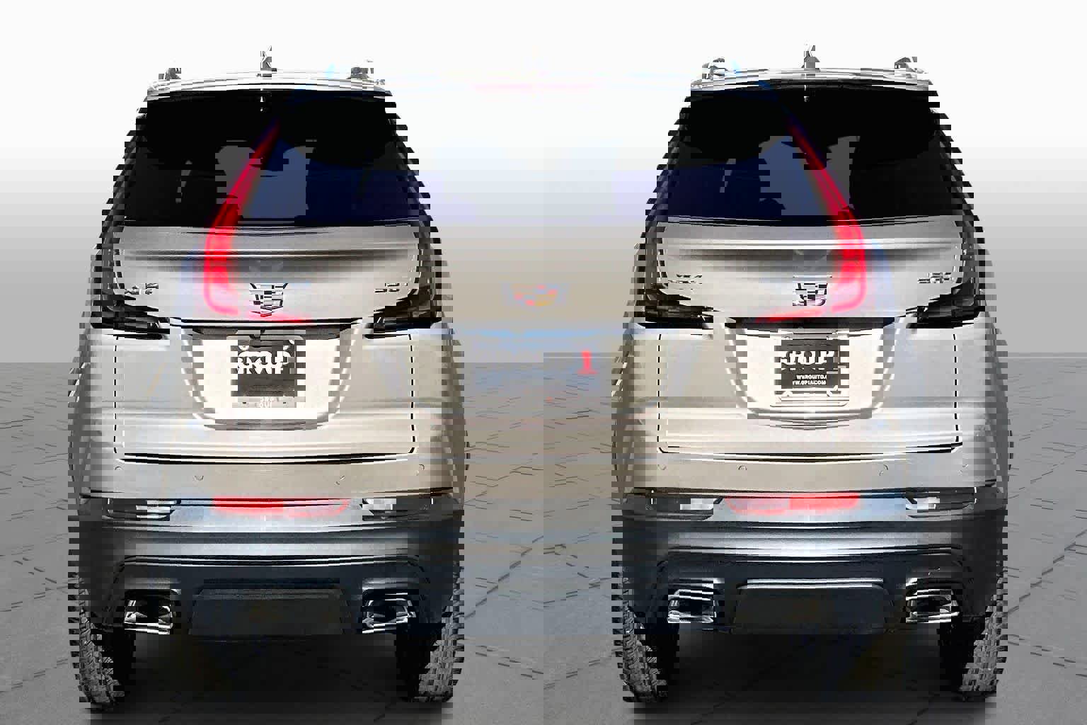 Used 2023 Cadillac XT4 Luxury w/ Cold Weather Package image 5