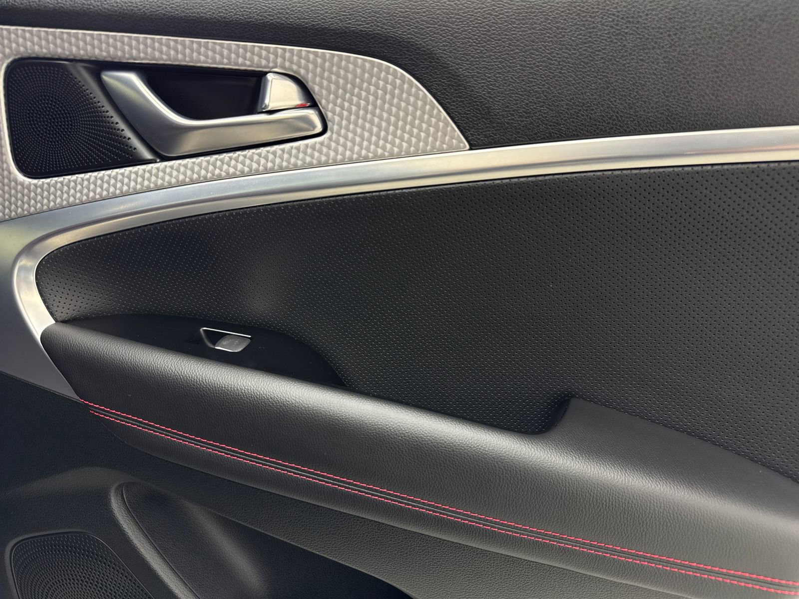 Used 2023 Genesis G70 2.0T w/ Sport Prestige Package image 48