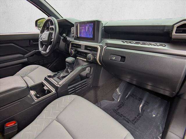 Used 2025 Toyota Tacoma SR5 AWD/4WD image 21