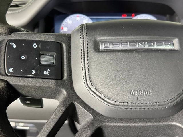 Used 2023 Land Rover Defender 110 V8 AWD/4WD image 31