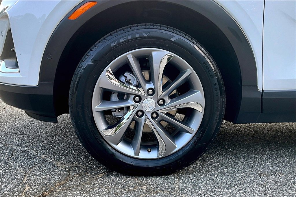 Certified 2022 Buick Encore GX Essence w/ Advanced Technology Package image 28