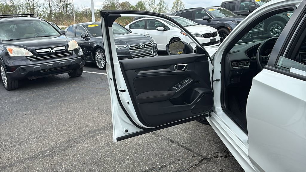 Used 2023 Honda Civic Sport image 11