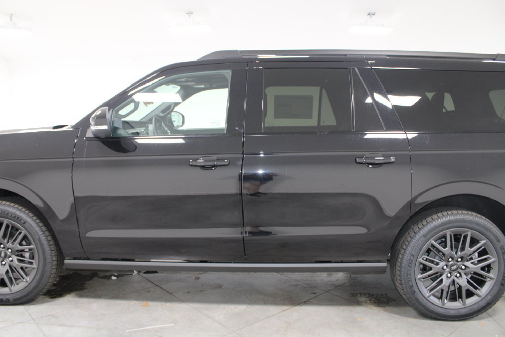 New 2027 Ford Expedition Max Platinum w/ Stealth Appearance Package AWD/4WD image 5