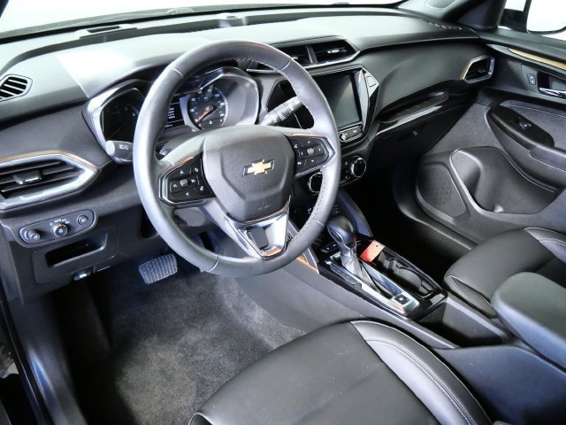 Used 2023 Chevrolet TrailBlazer ACTIV w/ Convenience Package FWD image 3