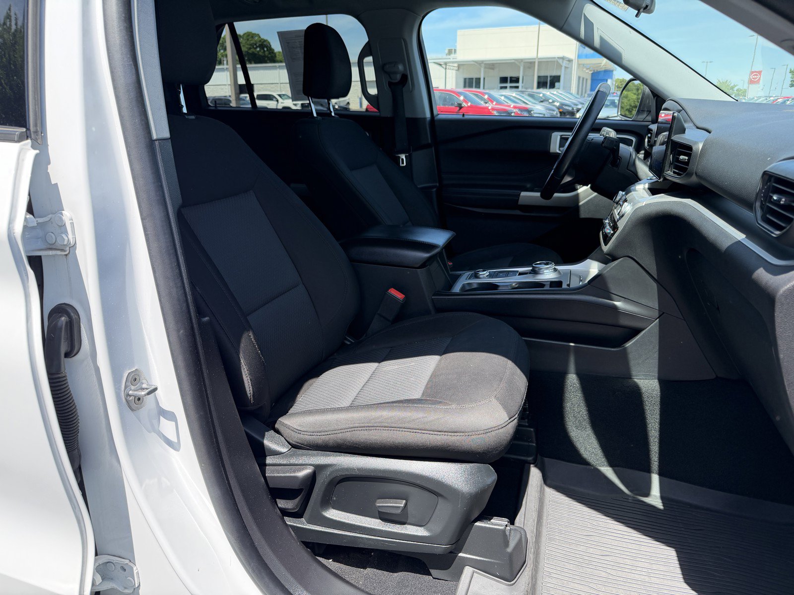Used 2022 Ford Explorer XLT AWD/4WD image 17