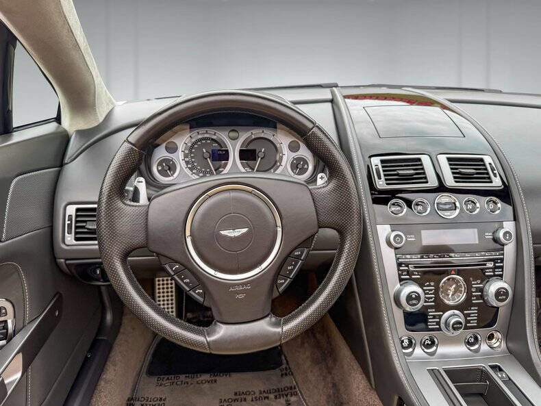 Used 2015 Aston Martin V8 Vantage Roadster image 18