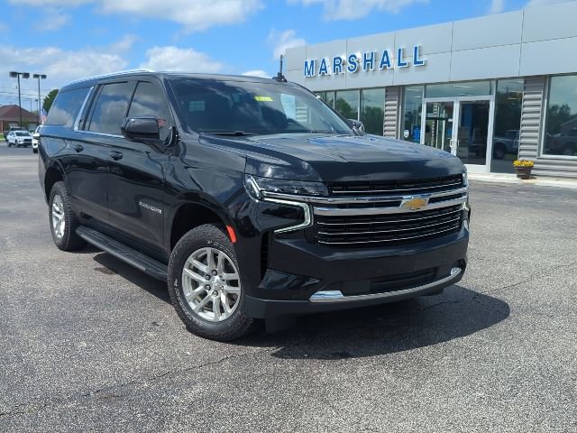 Used 2022 Chevrolet Suburban LT AWD/4WD image 3