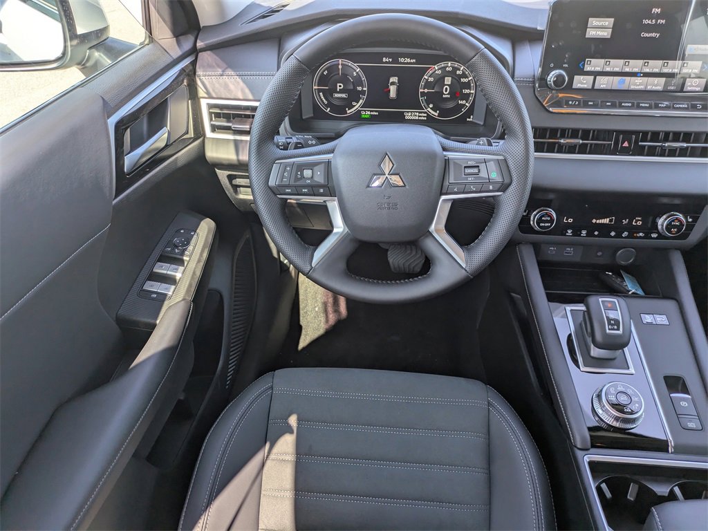 New 2025 Mitsubishi Outlander SE image 16