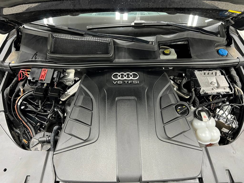Used 2018 Audi Q7 3.0T Prestige image 32