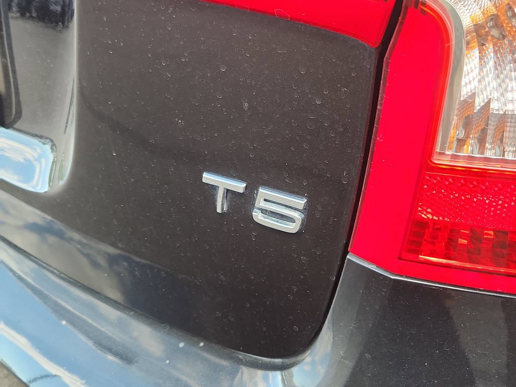 Used 2018 Volvo S60 T5 Dynamic w/ Vision Package FWD image 11