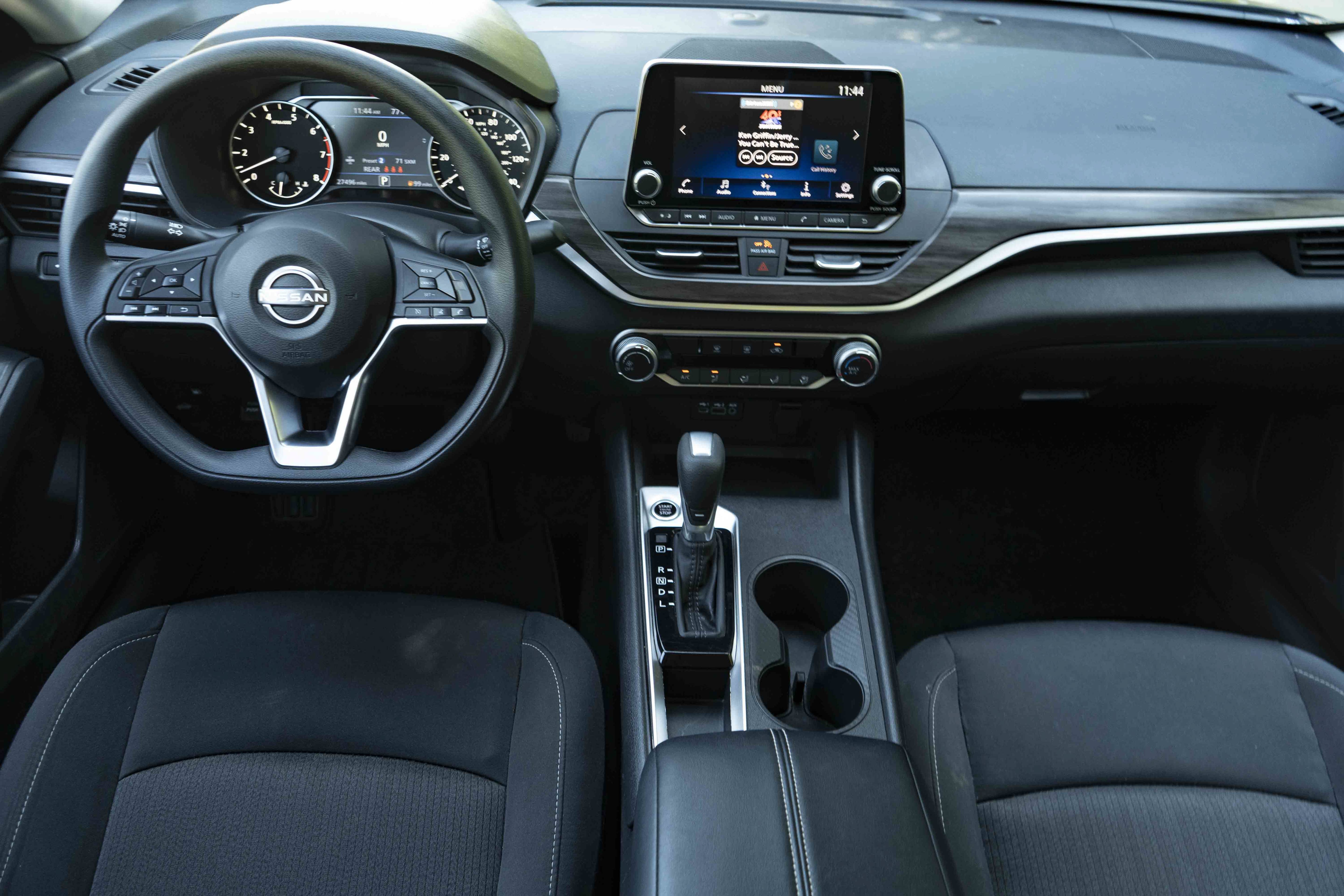 Used 2025 Nissan Altima 2.5 SV FWD image 26