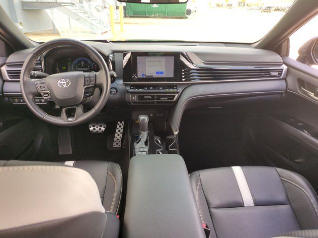 Used 2025 Toyota Camry SE FWD image 18