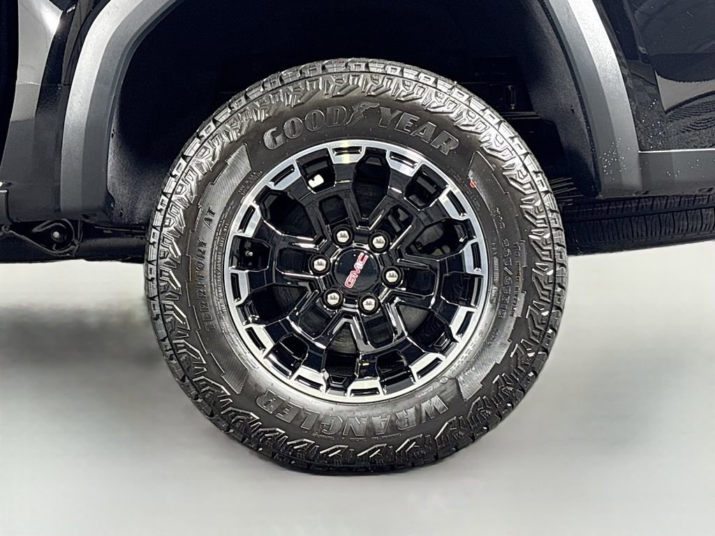 New 2026 GMC Canyon AT4 image 30