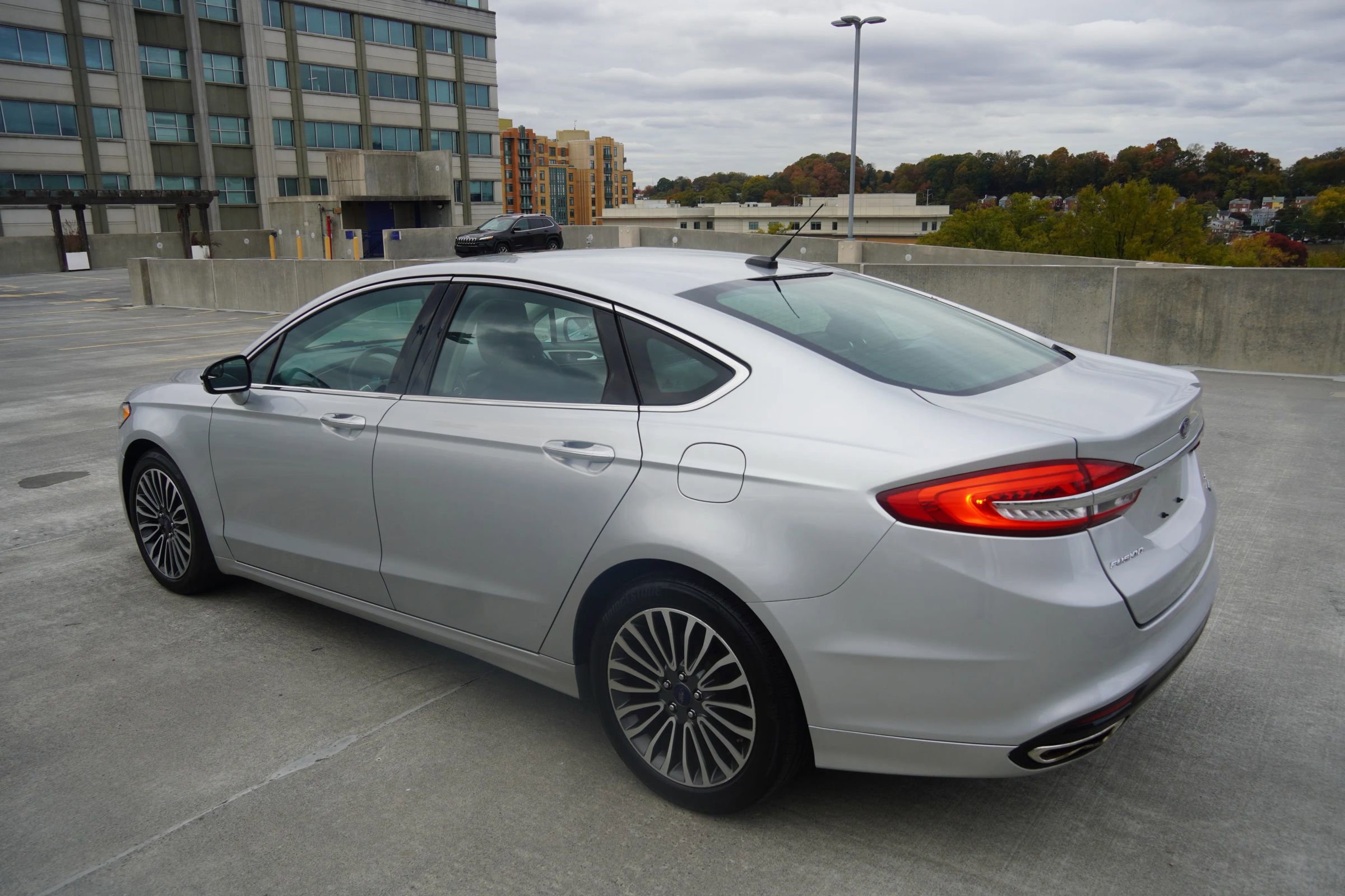 Used 2017 Ford Fusion SE image 30