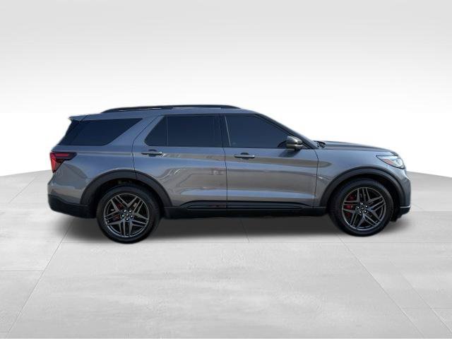 Used 2025 Ford Explorer ST AWD/4WD image 9