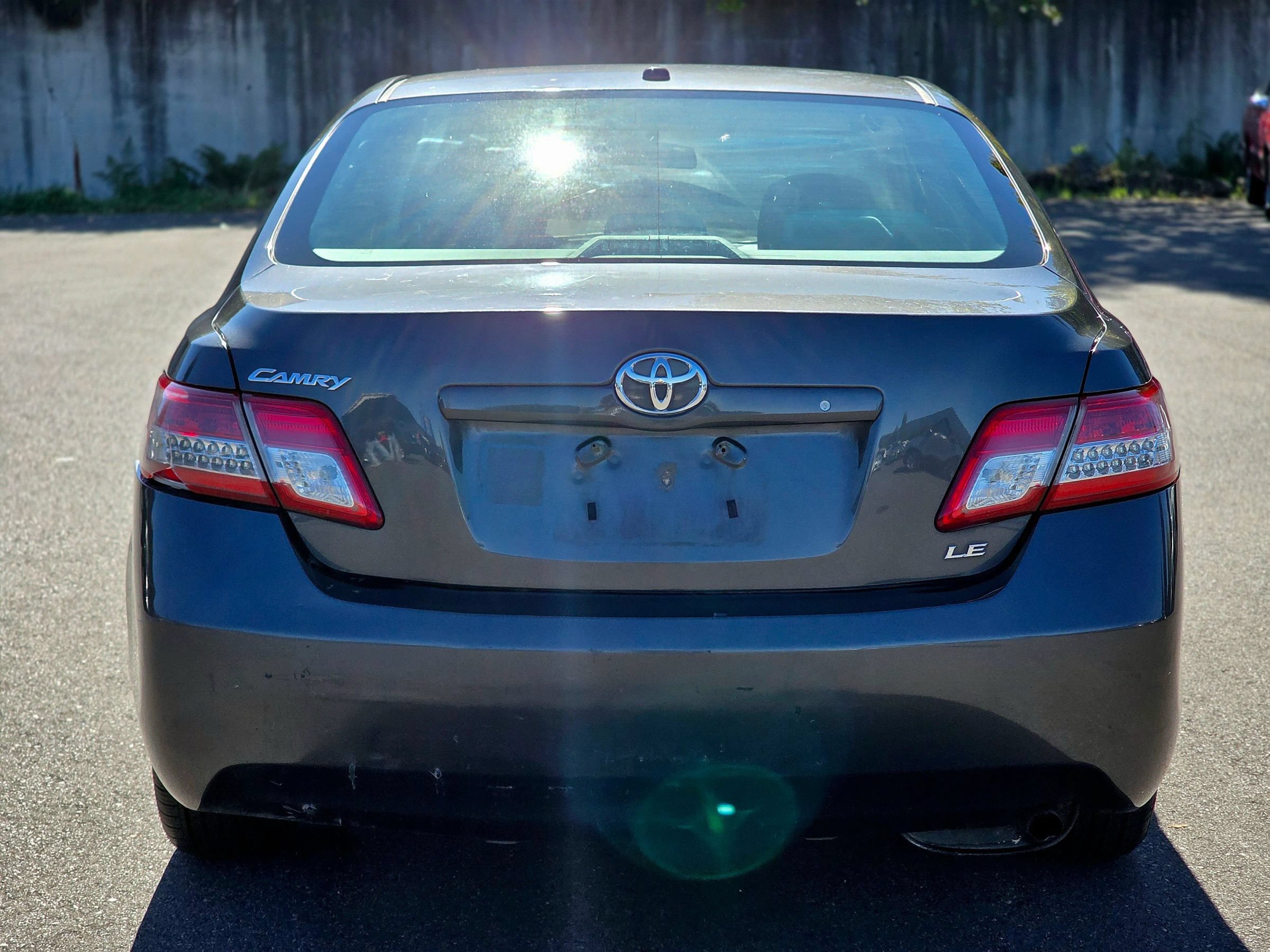 Used 2010 Toyota Camry LE FWD image 8
