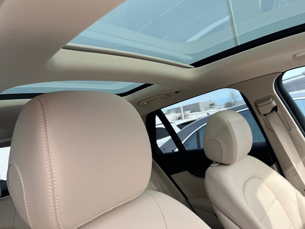 Certified 2022 Mercedes-Benz GLC 300 4MATIC w/ Driver Assistance Package image 17