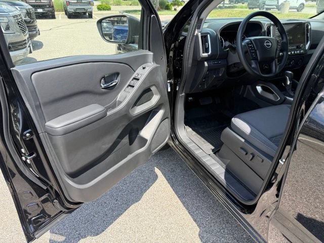 New 2026 Nissan Frontier SV w/ Tow Package AWD/4WD image 15
