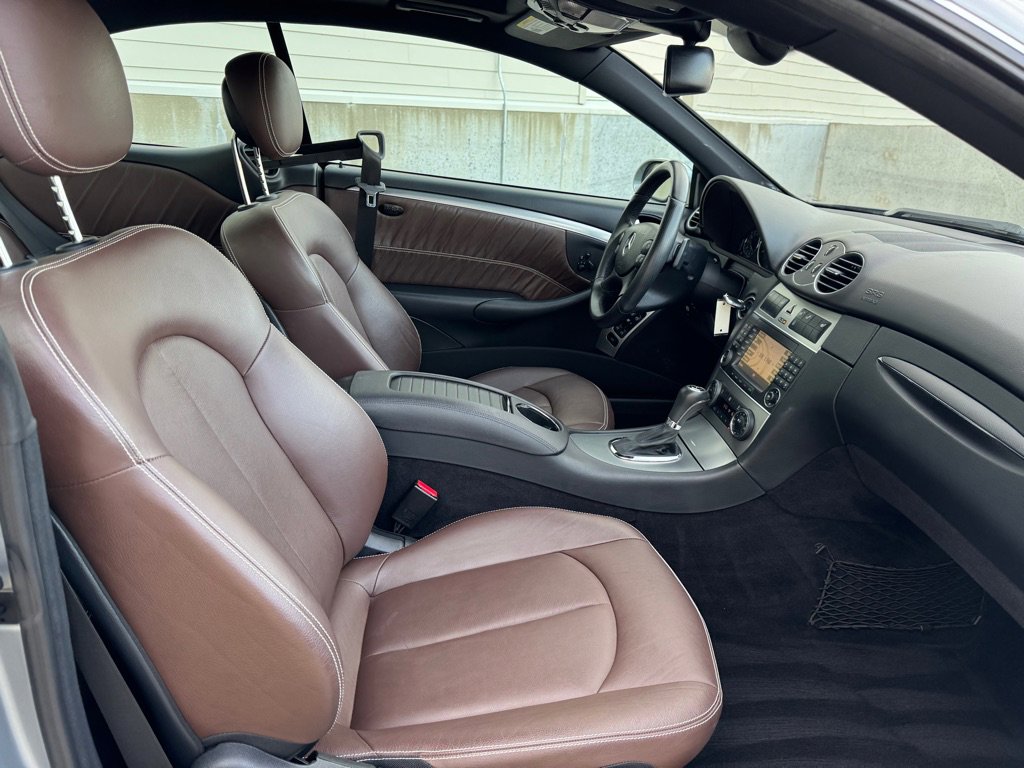 Used 2009 Mercedes-Benz CLK 350 Coupe image 25