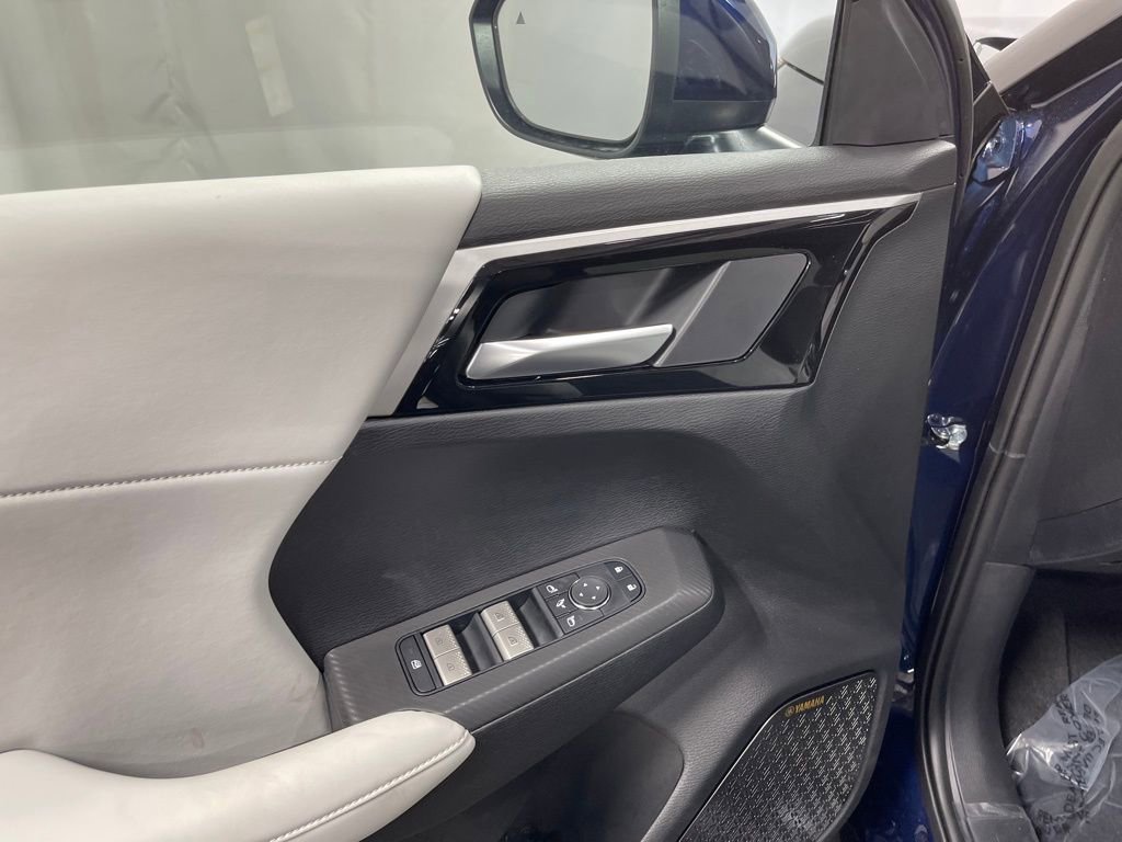 New 2025 Mitsubishi Outlander SE image 20