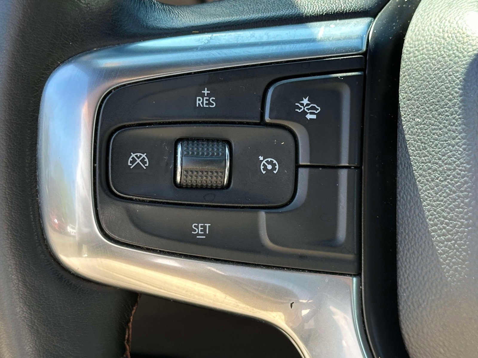 Used 2022 Chevrolet Blazer Premier w/ Enhanced Convenience Package AWD/4WD image 21
