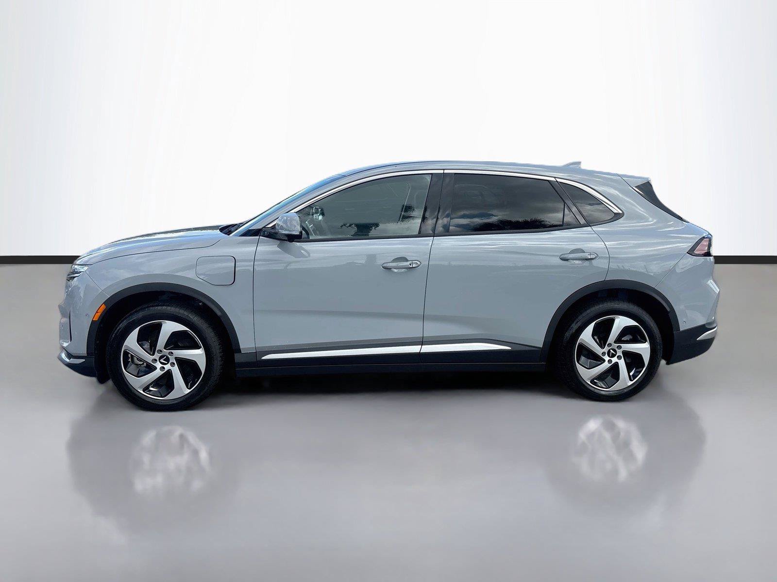 New 2027 VinFast VF 8 Eco AWD/4WD image 4