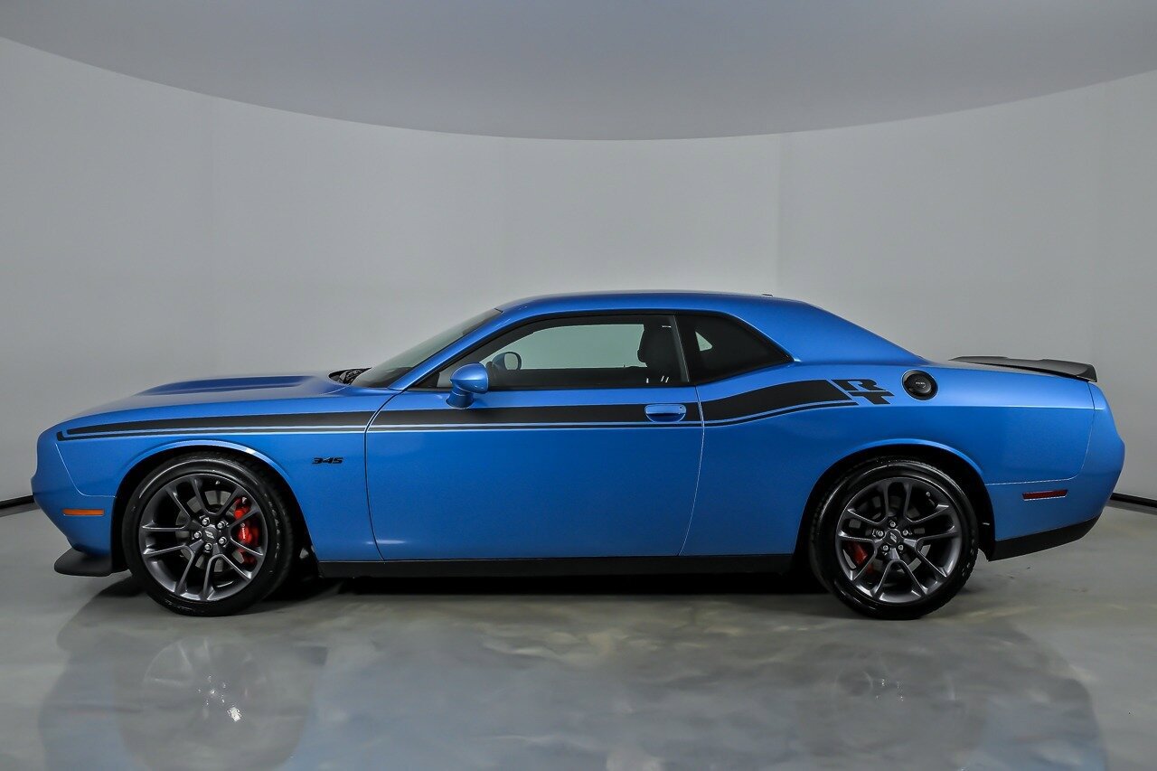 Used 2023 Dodge Challenger R/T w/ Performance Handling Group RWD image 8