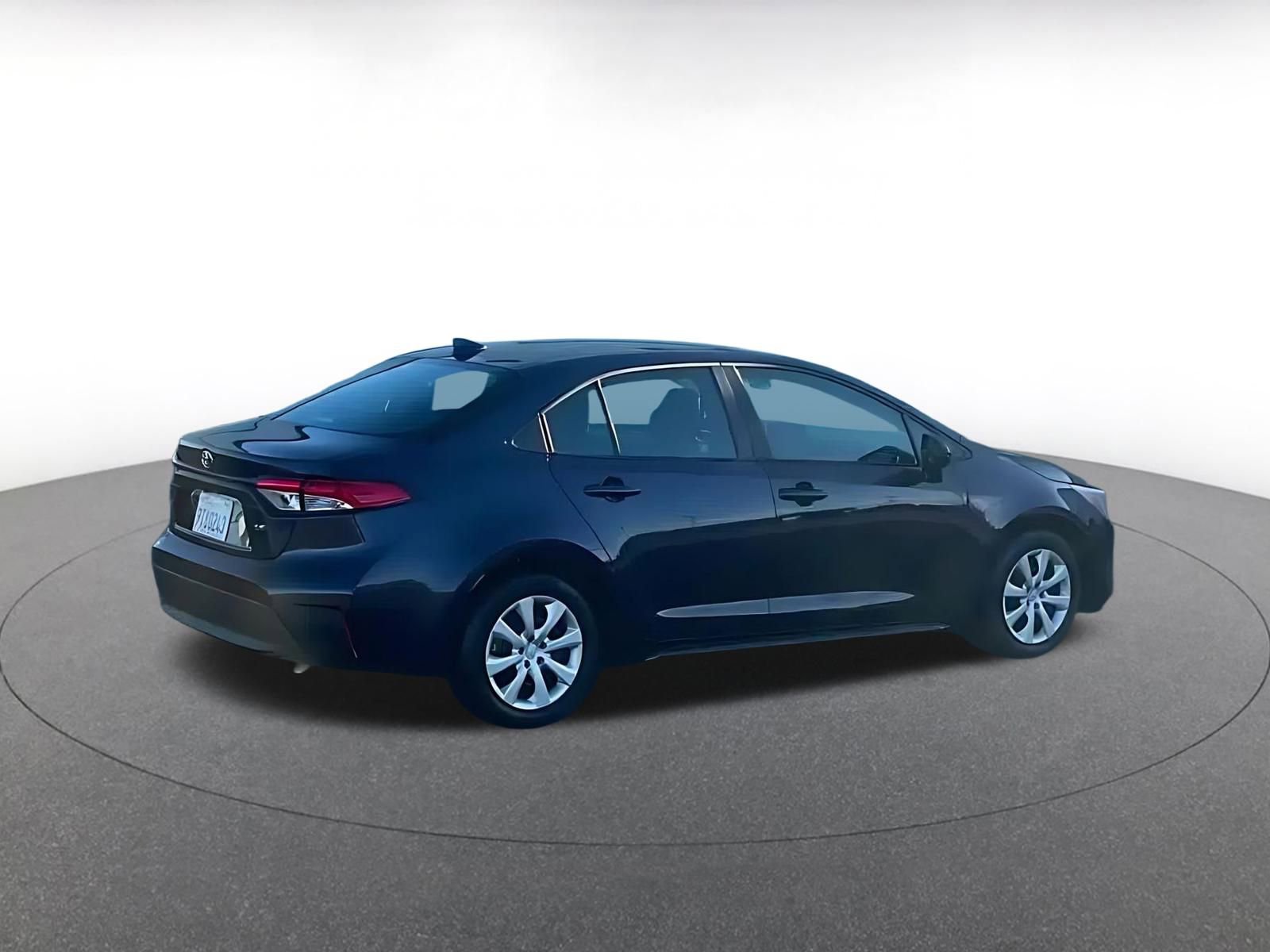 Used 2025 Toyota Corolla LE image 14