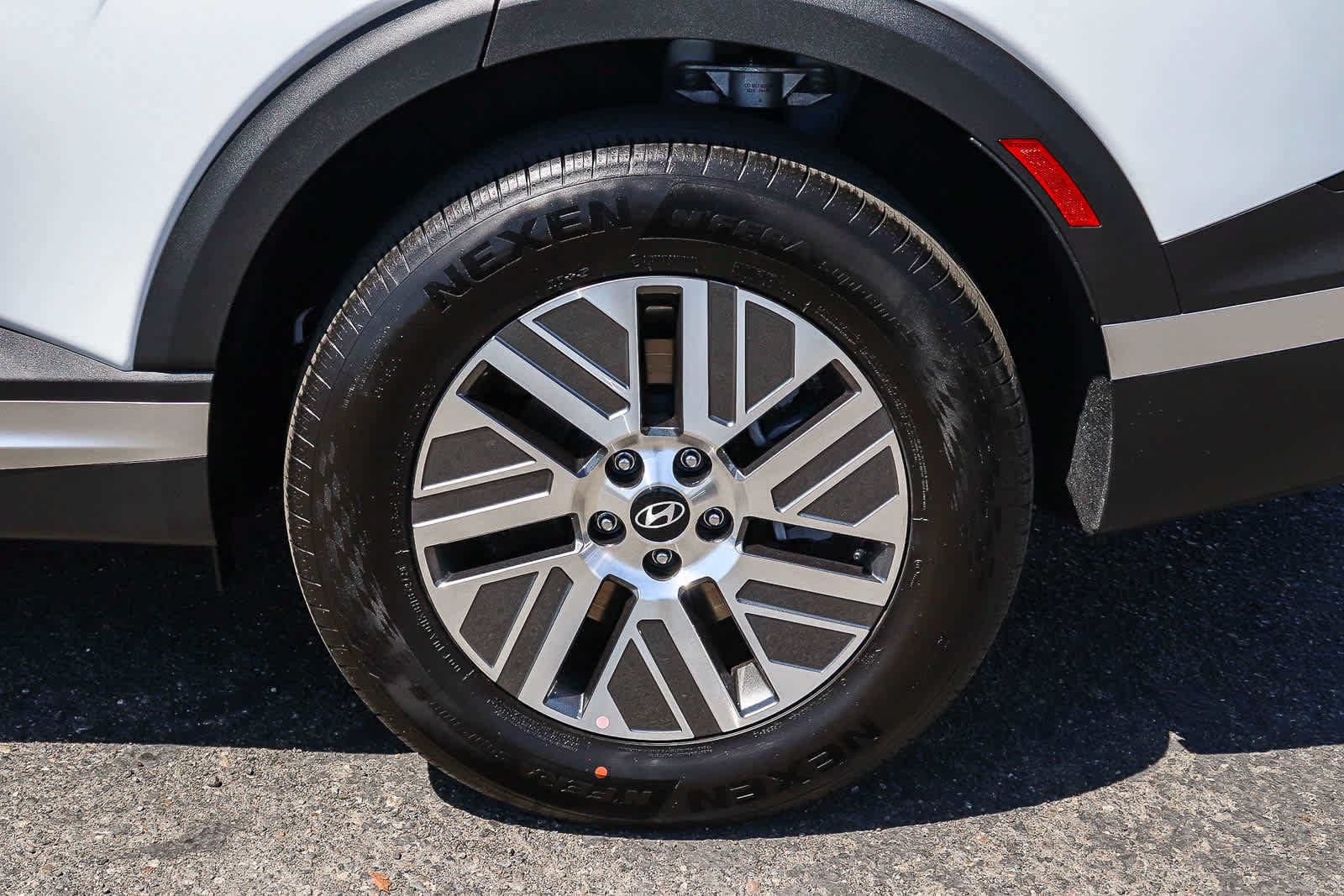 New 2027 Hyundai Palisade SEL Premium w/ Tow & Go Package FWD image 13
