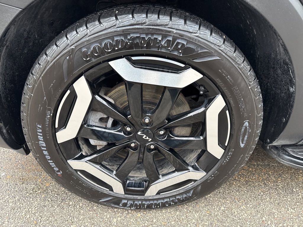 Used 2024 Kia Telluride S image 9