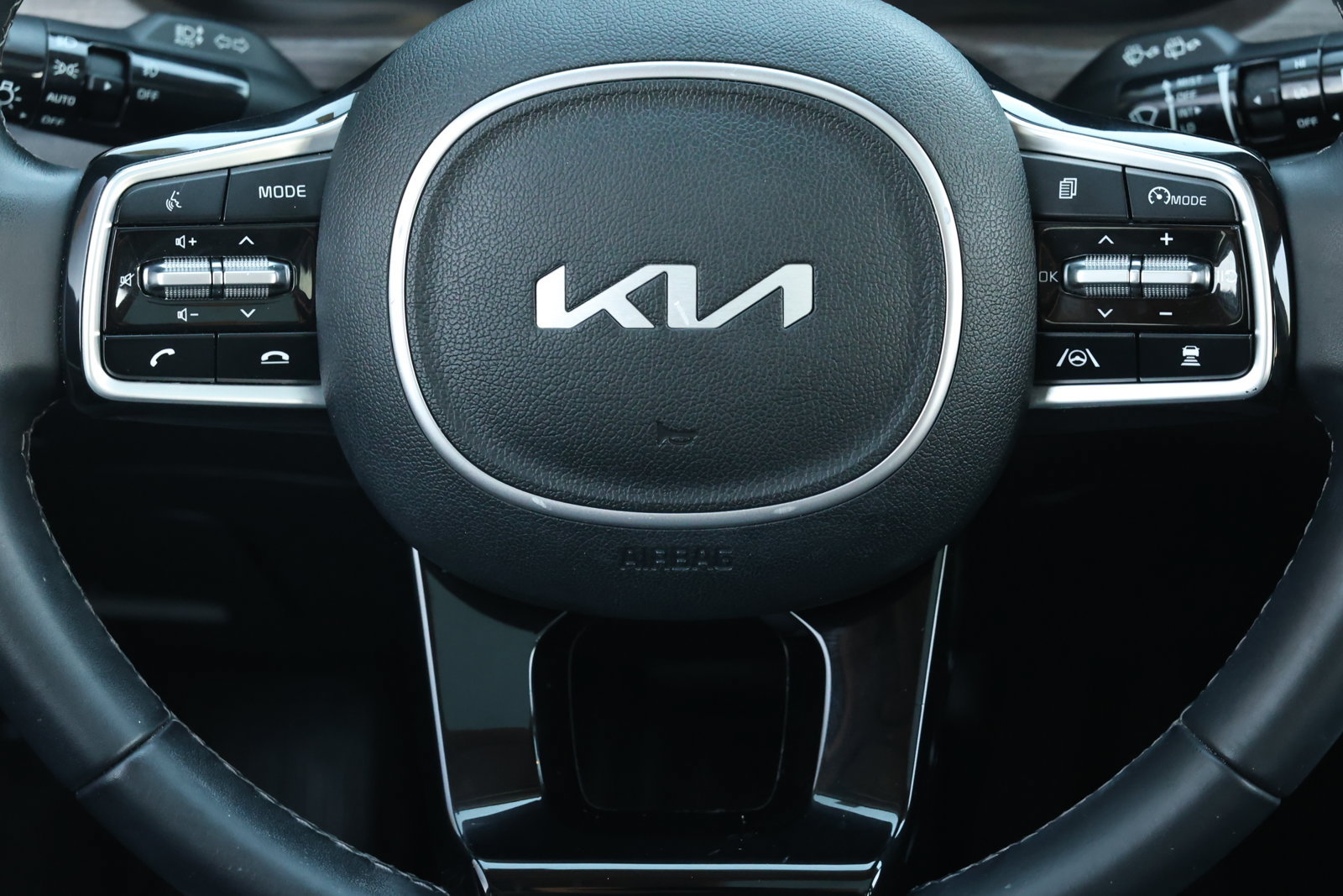 Used 2022 Kia Sorento EX w/ Panoramic Sunroof Package FWD image 18