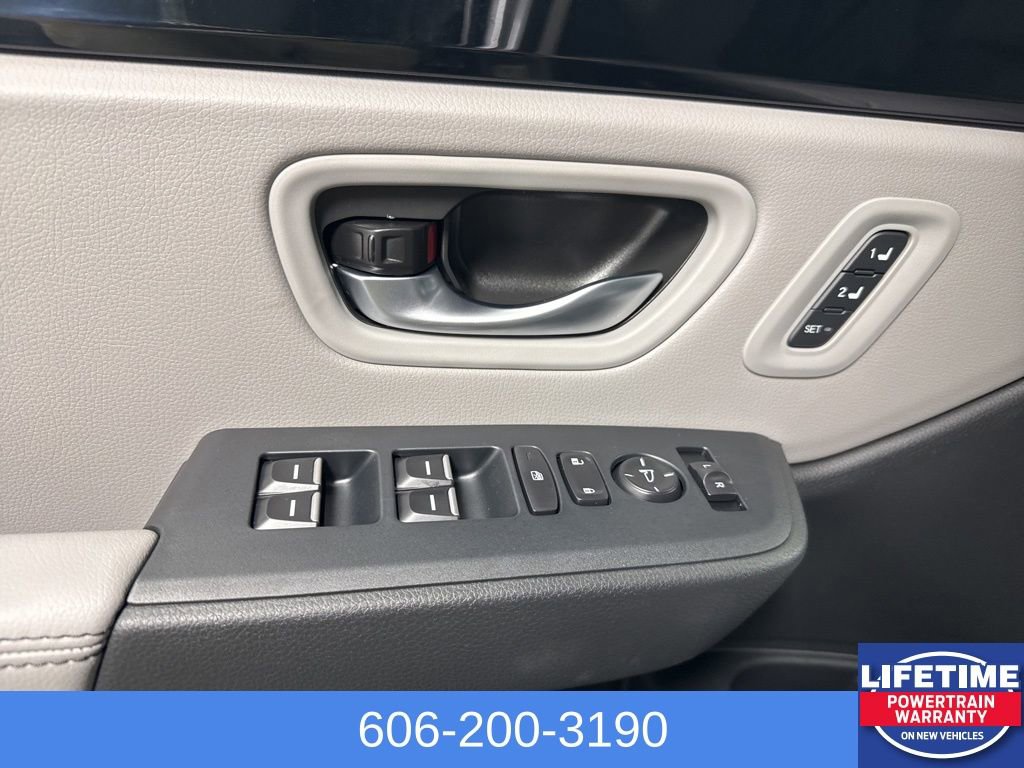 New 2025 Honda Pilot Touring image 37