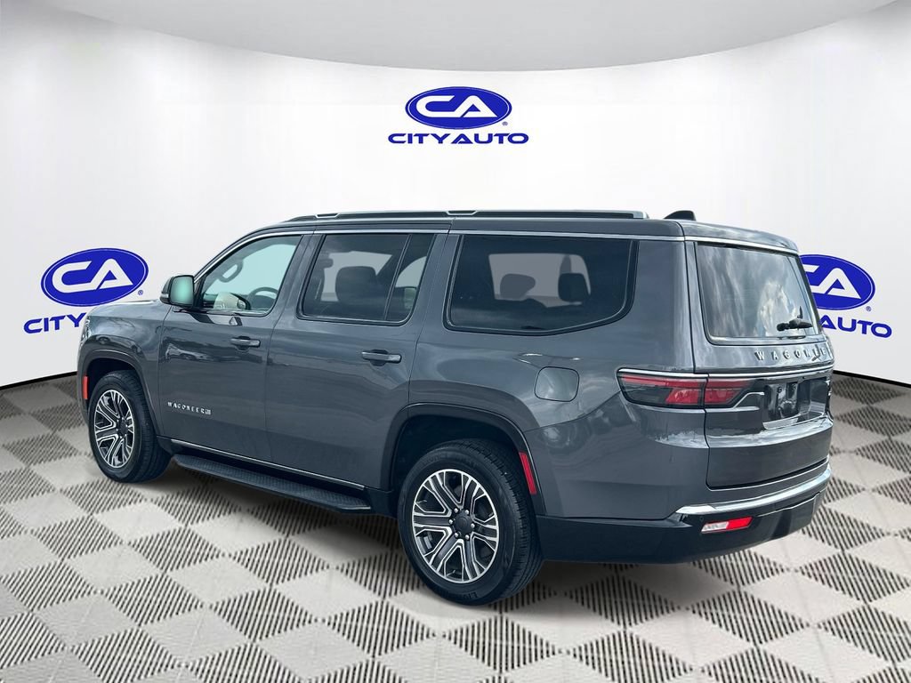Used 2024 Jeep Wagoneer Series II w/ Flexible Seating Group RWD image 5