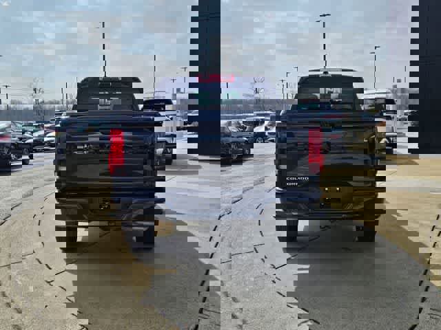 Used 2024 Chevrolet Colorado W/T RWD image 7