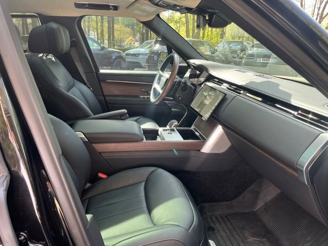 Certified 2025 Land Rover Range Rover Long Wheelbase Autobiography image 11