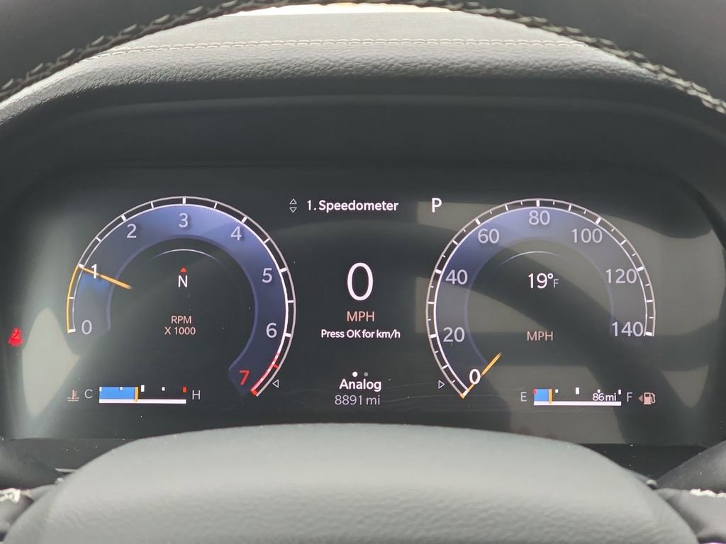 Used 2025 Jeep Grand Cherokee Limited w/ Black Appearance Package image 12