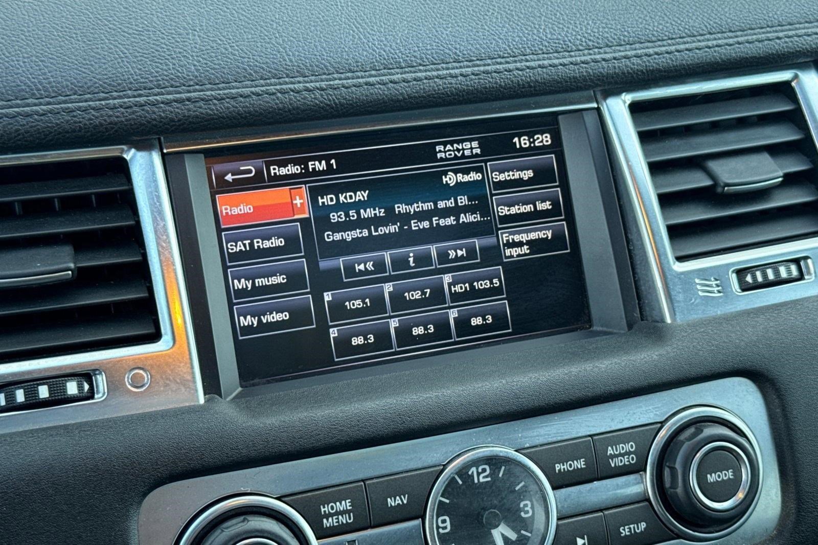 Used 2013 Land Rover Range Rover Sport HSE image 26