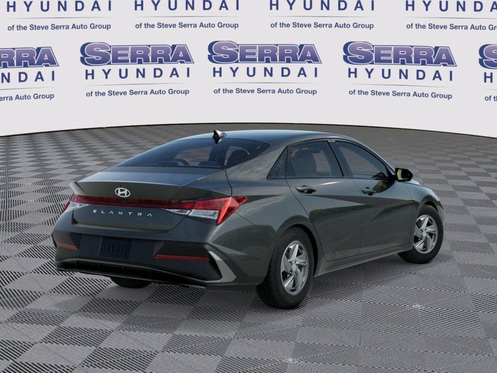 New 2026 Hyundai Elantra SE FWD image 4