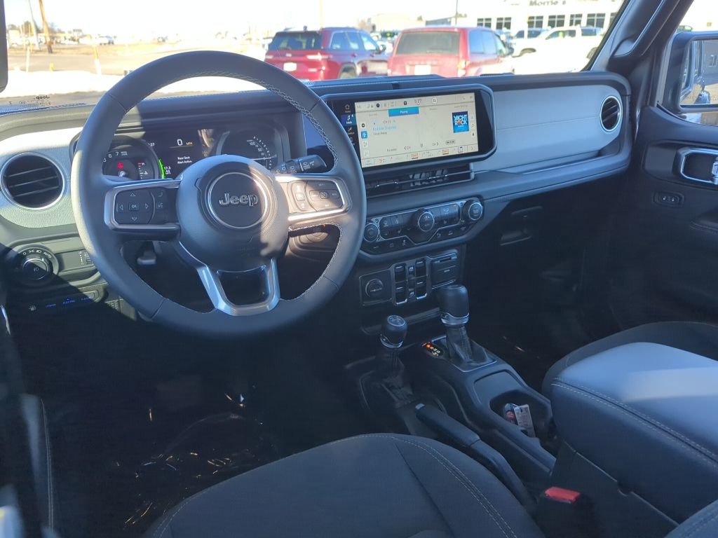 Used 2025 Jeep Wrangler Unlimited Sahara w/ Safety Group image 16