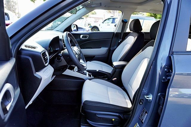 Certified 2026 Hyundai Venue SEL FWD image 14