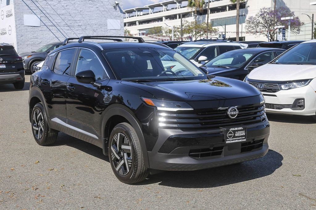 Used 2026 Nissan Kicks SV FWD image 3