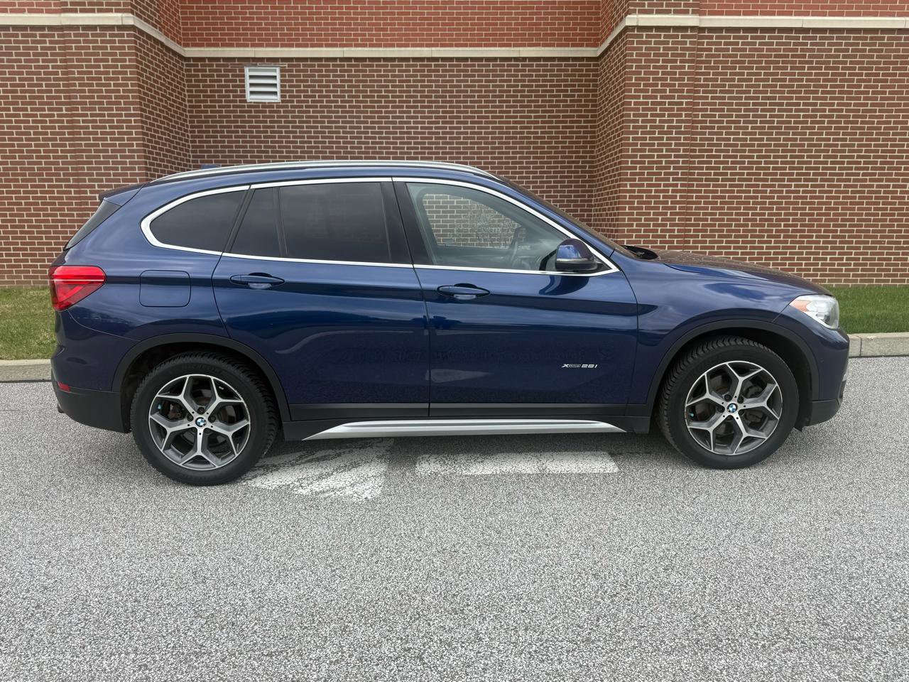 Used 2018 BMW X1 xDrive28i image 17