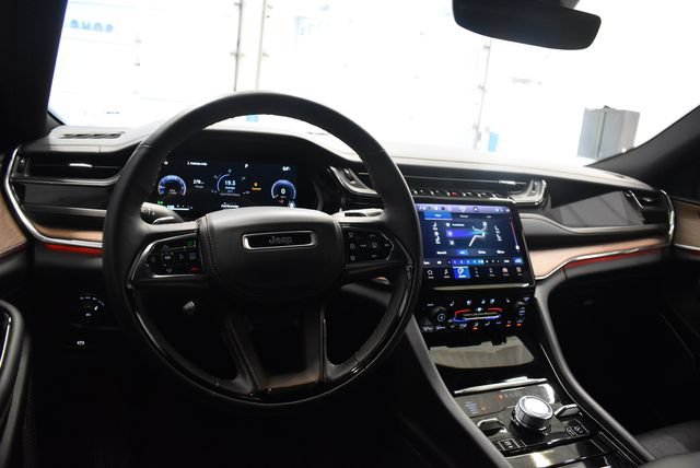 Used 2023 Jeep Grand Cherokee L Summit w/ High Altitude Package AWD/4WD image 23