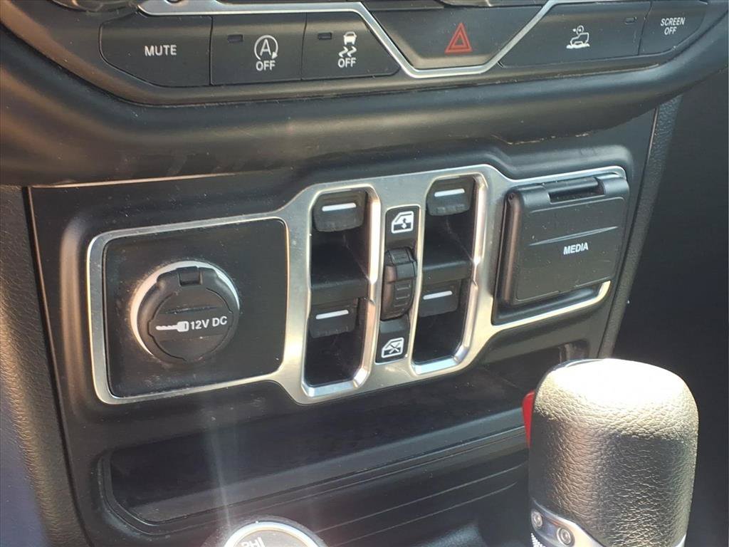 Certified 2022 Jeep Gladiator Overland AWD/4WD image 8