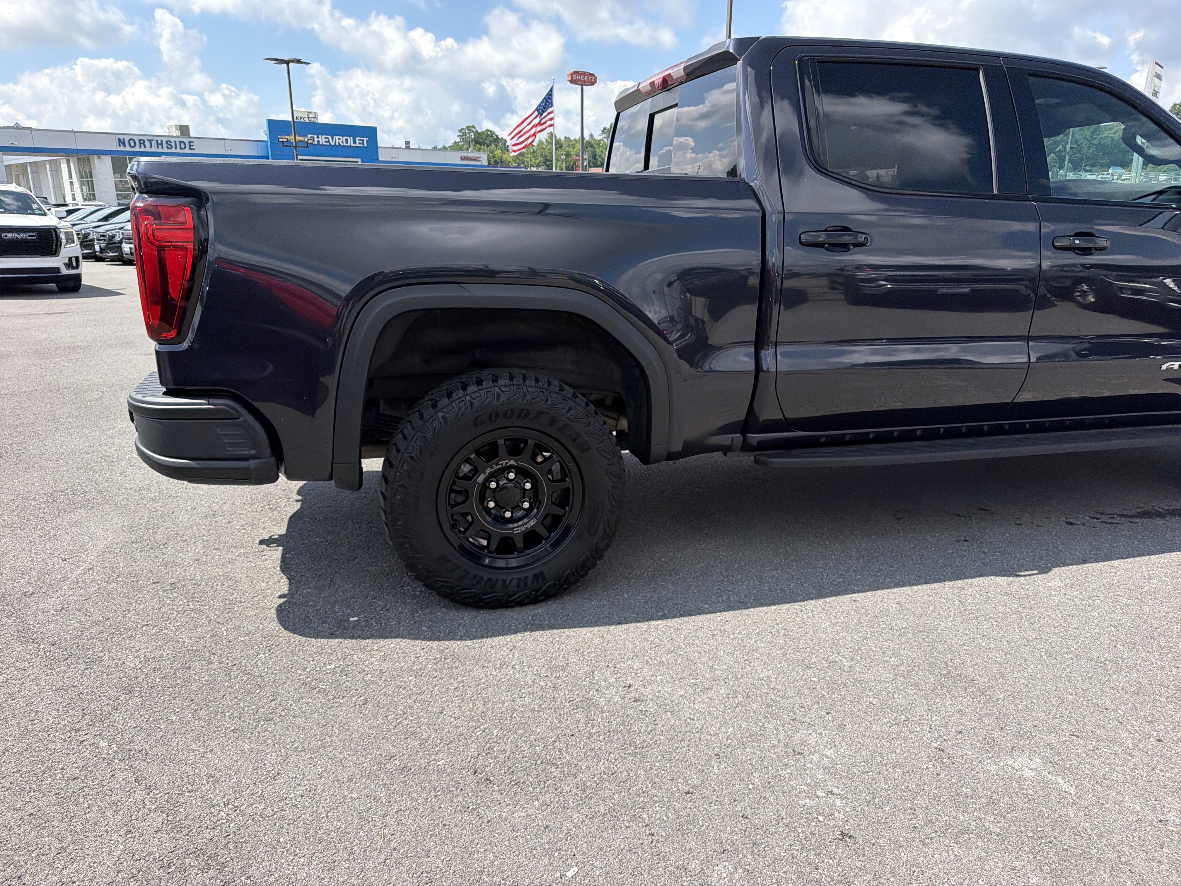 Certified 2026 GMC Sierra 1500 AT4X w/ AT4X AEV Edition AWD/4WD image 6