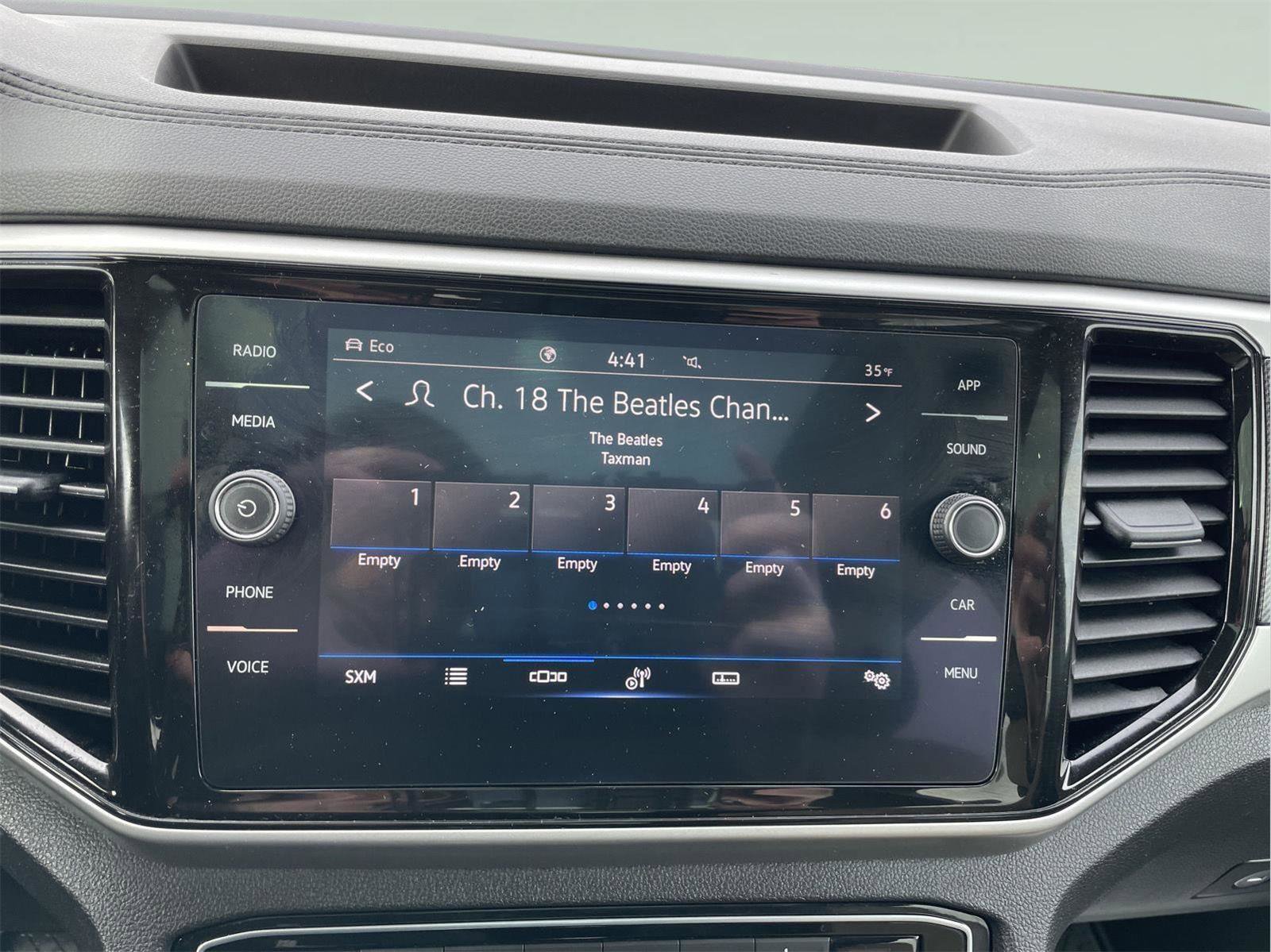 Used 2022 Volkswagen Atlas Cross Sport SE w/ Panoramic Sunroof Package image 28