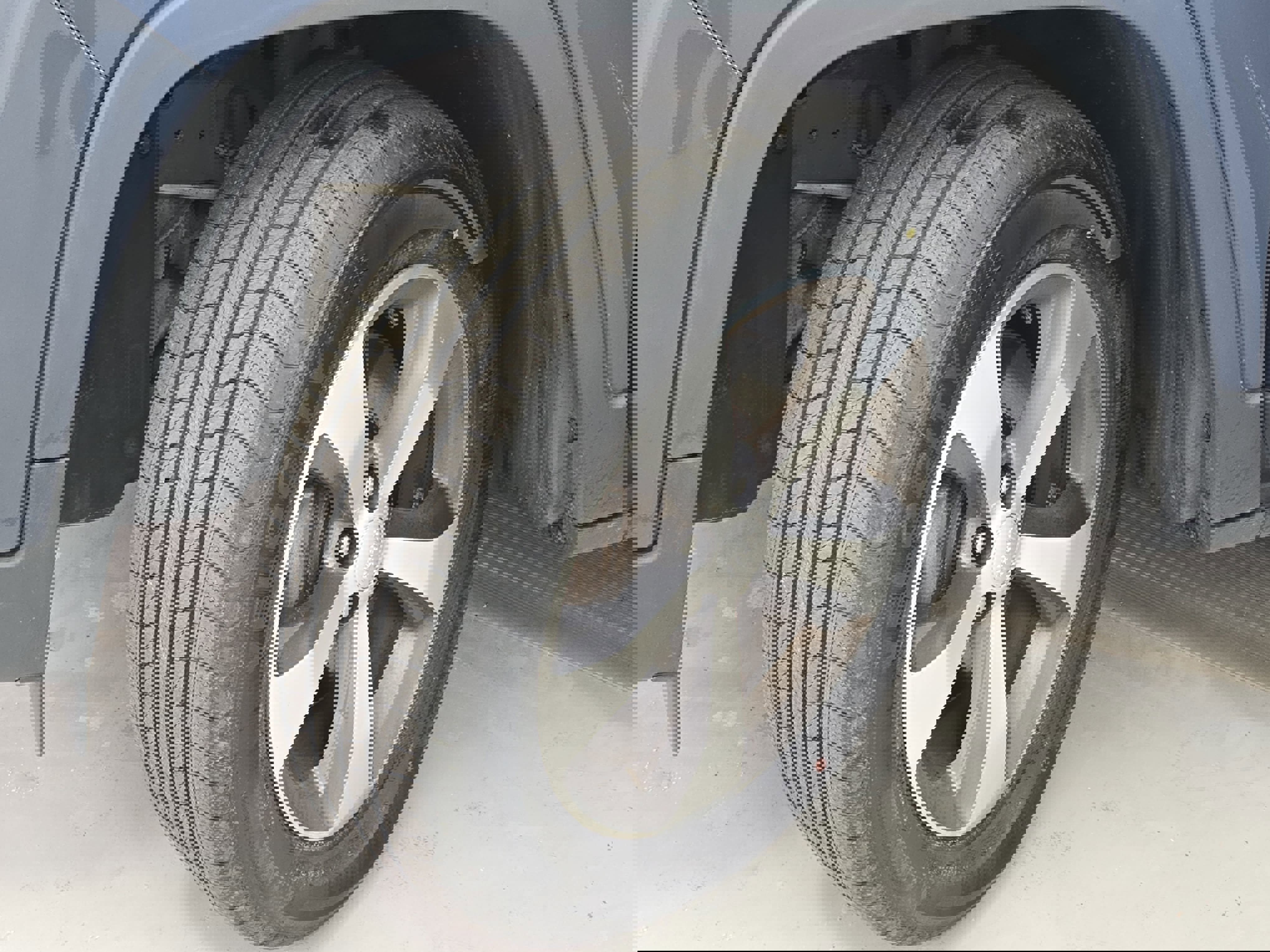 Used 2020 Jeep Cherokee Limited image 32