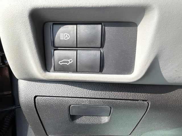 Used 2020 Toyota Highlander XLE AWD/4WD image 18